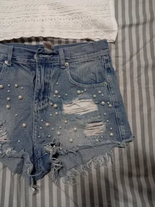 Conjunto Top Encaje Blanco y Shorts Perlas