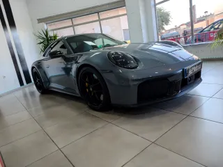 Porsche 911 2025