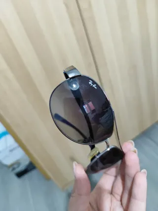 Gafas de sol Ray-Ban negras y grises