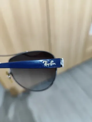 Gafas de sol Ray-Ban negras y grises