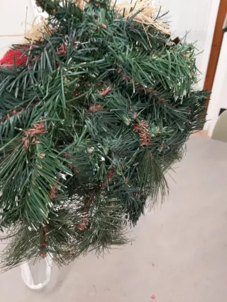 Ghirlanda Natalizia Cuore Pigne Palline Rosse