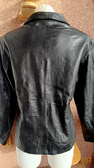 Chaqueta de cuero negra