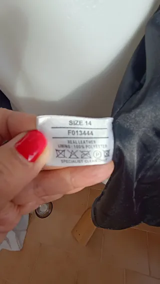 Chaqueta de cuero negra