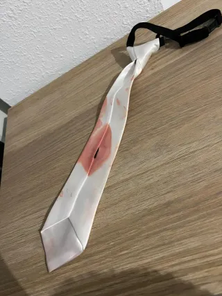 Corbata blanca manchada estilo sangre - Disfraz