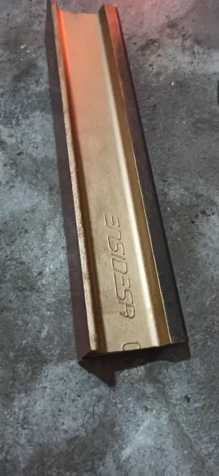 Yunque  rail de tren