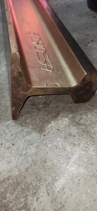 Yunque  rail de tren