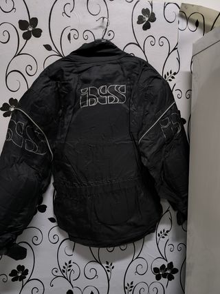 Chaqueta de moto negra