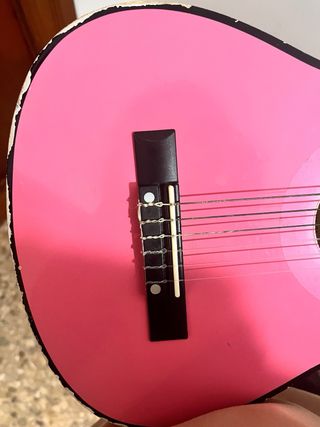 Guitarra infantil rosa