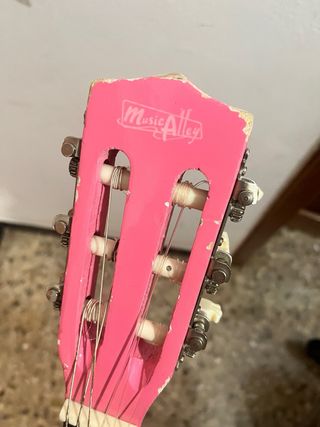Guitarra infantil rosa