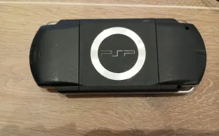 Console PSP Sony Nera con Caricatore e Custodia