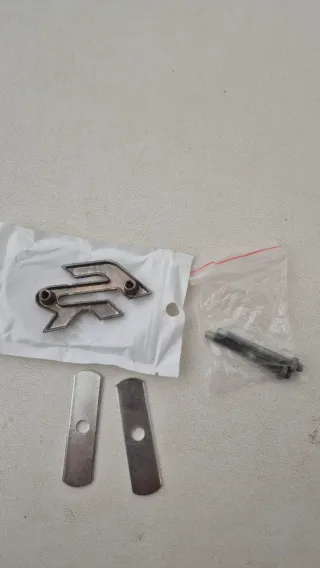 Anagrama FR Rejilla Frontal