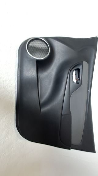 GUARNECIDO PUERTA DELANTERA DERECHA TOYOTA YARIS (2)