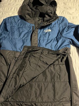 Chamarra The North Face Azul y Negra