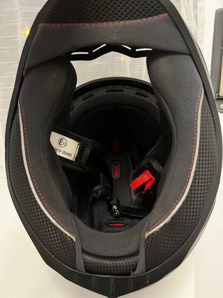 Casco de moto negro Garibaldi