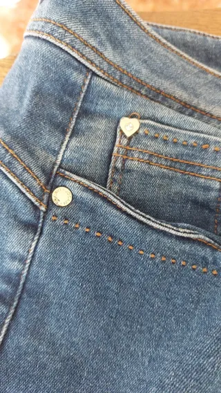 Pantalones tejanos marca Jocavi T. 46