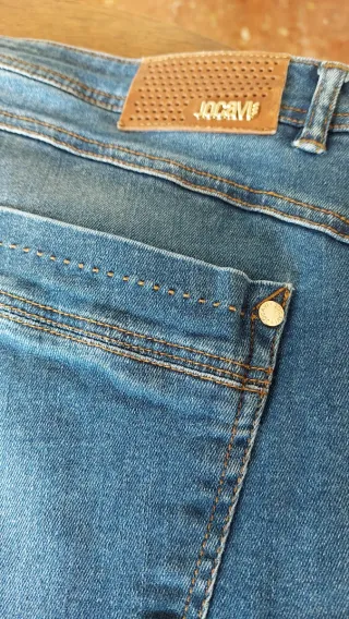 Pantalones tejanos marca Jocavi T. 46