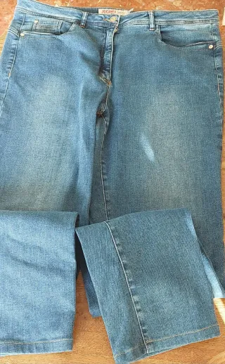Pantalones tejanos marca Jocavi T. 46