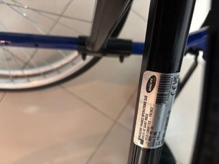 Silla d ruedas para personas de movilidad eefucida