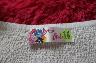 Blusa blanca con volantes Brotes