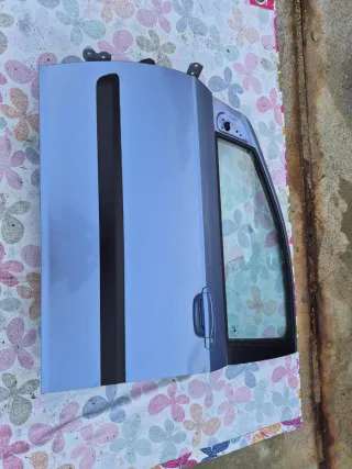 Puerta hyundai getz 2005 lado conductor