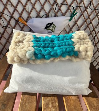 Bufanda tejida a mano de oveja merina chilena