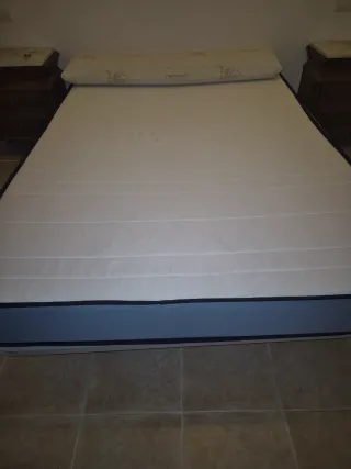 Colchon 1.35×1,05 cm + somier madera/metal