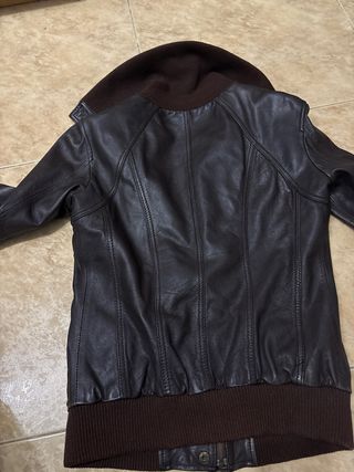 Chaqueta de cuero marrón