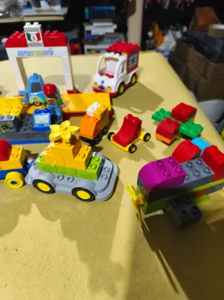 Lego Duplo auto Cars Pit Stop e Altro