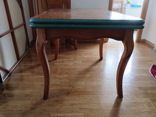 Mesa extensible con 4 sillas