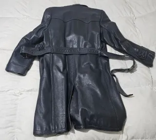 Chaquetón de cuero alemán negro