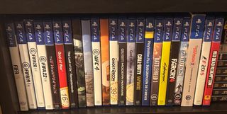 PS4 (PlayStation 4) Negra + Accesorios