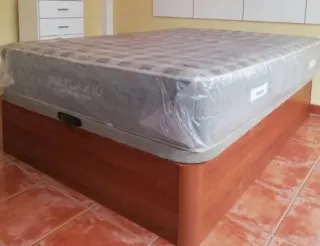 Canapés + colchones + Cabezales