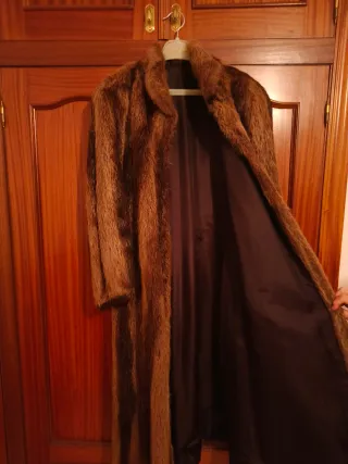 Abrigo de piel largo marrón