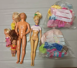 Lotto 7 Barbie Mattel più accessori