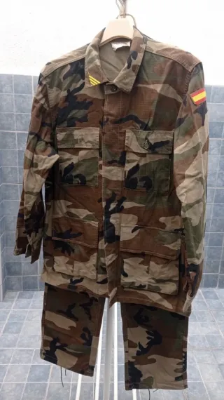Conjunto militar camuflaje talla L