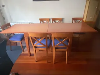 Mesa extensible y 6 sillas salón