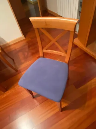 Mesa extensible y 6 sillas salón