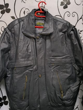 Chaqueta de cuero negra