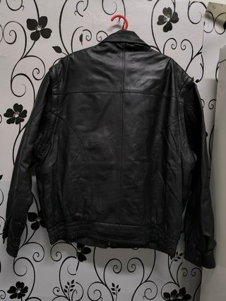 Chaqueta de cuero negra