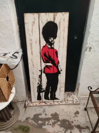 Cuadro Banksy Guardia Rojo Madera