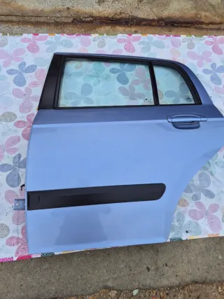Puerta Trasera Izquierda hyundai getz 2005