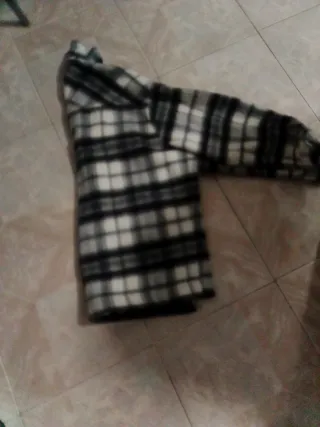 Abrigo cuadros blanco y negro