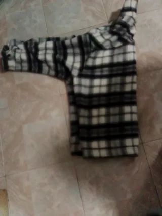 Abrigo cuadros blanco y negro