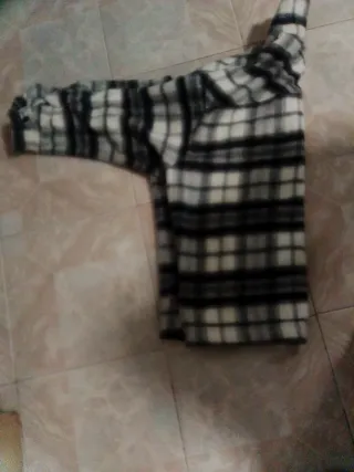 Abrigo cuadros blanco y negro