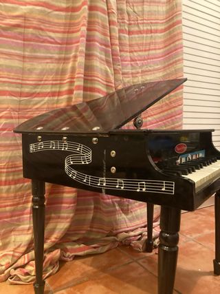 Piano infantil negro