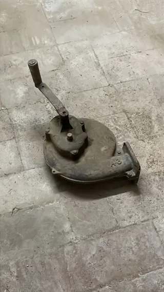 Soplador de fragua antiguo manual