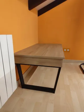Mesa de salón madera y metal