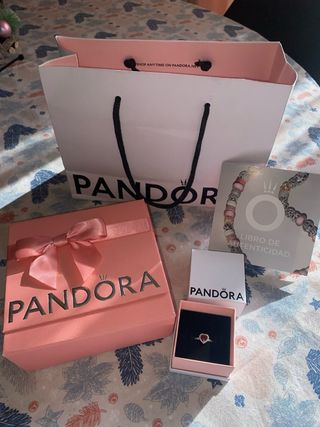 Anillo Pandora Corazón Rojo y Plata