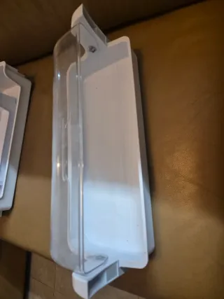 Cajones y baldas Nevera Americana Samsung RSH1UBRS