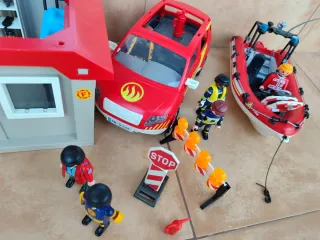 Parque bomberos + helicóptero+ coche+ lancha+moto